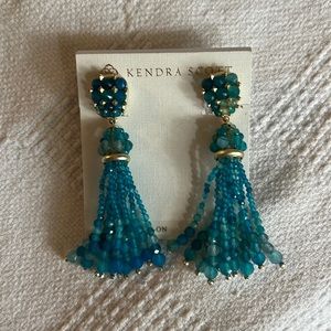 NWOT kendra Scott earrings